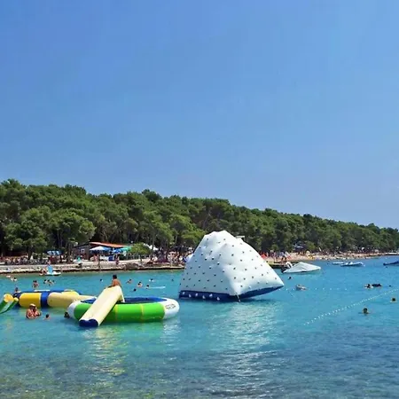 キャンプ場 Lunabay Biograd Mobile ビオグラード・ナ・モル