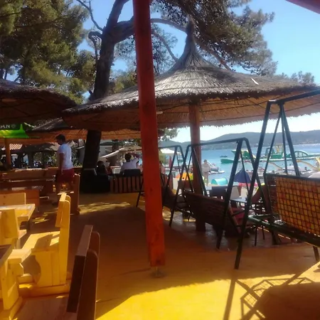 Κάμπινγκ Lunabay Biograd Mobile