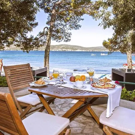 Lunabay Biograd Mobile Campsite *